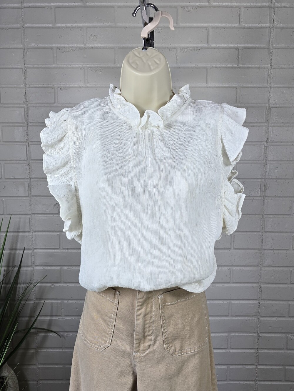 THML Ivory Textured Ruffle Sleeve Blouse Large